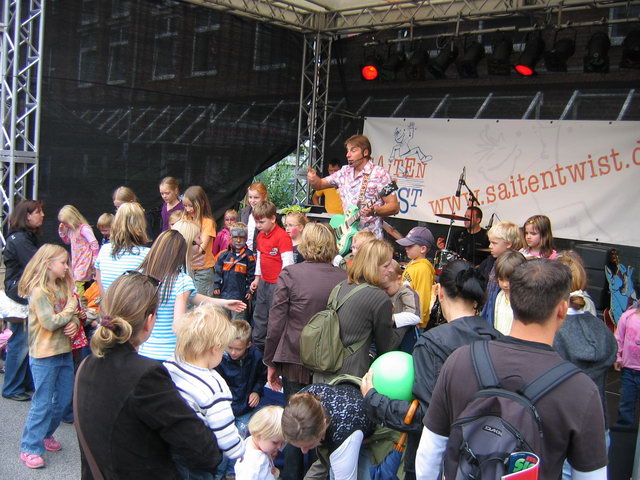 gal/2007/2007 Ruettenscheider Kinderfest/2007 Saitentwist Ruettenscheider Kinderfest 1.9. 412.jpg